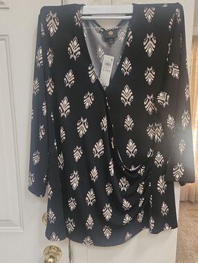 JM Collection Black Tunic with Cream Floral Motif
